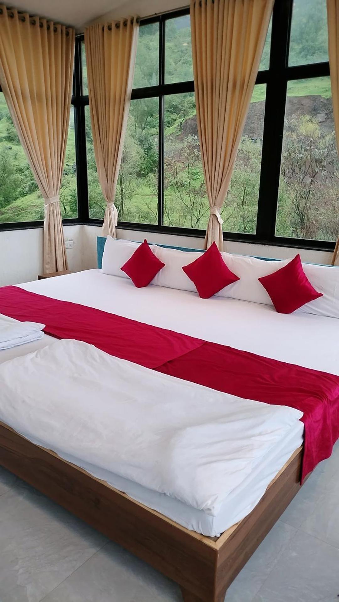 Golden Resort Igatpuri Esterno foto